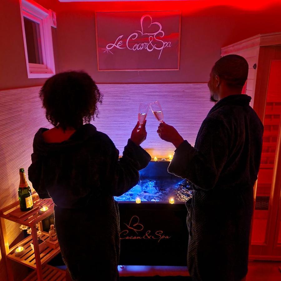 Derniere Reservations Avant Indisponibilite En Septembre Pour 12 Mois, Illimites Jacuzzi Spa Bain A Remous Interieur, Sauna Interieur, Parking Reserve, Vue Et Acces Parc, Prestations Uniques, 1Er Etage Corbeil-Essonnes Εξωτερικό φωτογραφία