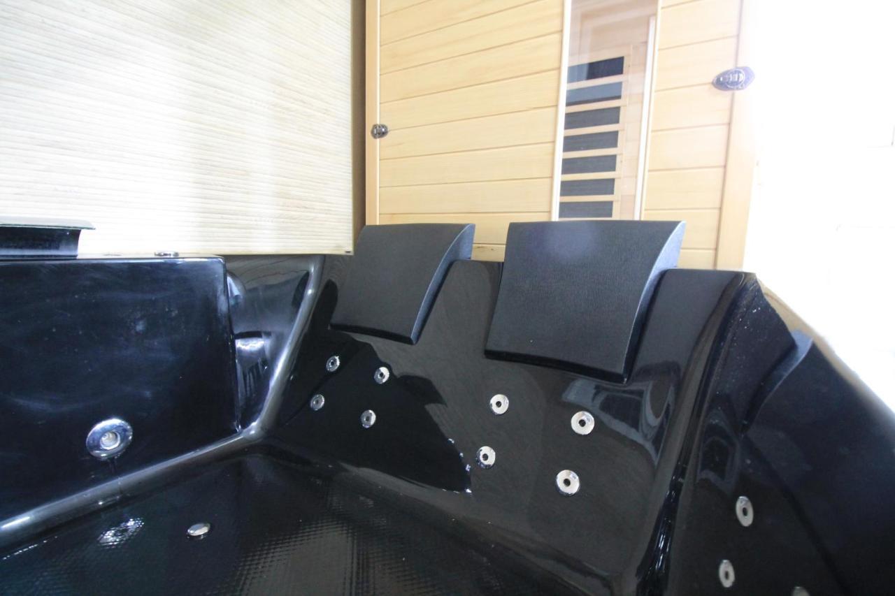 Derniere Reservations Avant Indisponibilite En Septembre Pour 12 Mois, Illimites Jacuzzi Spa Bain A Remous Interieur, Sauna Interieur, Parking Reserve, Vue Et Acces Parc, Prestations Uniques, 1Er Etage Corbeil-Essonnes Εξωτερικό φωτογραφία